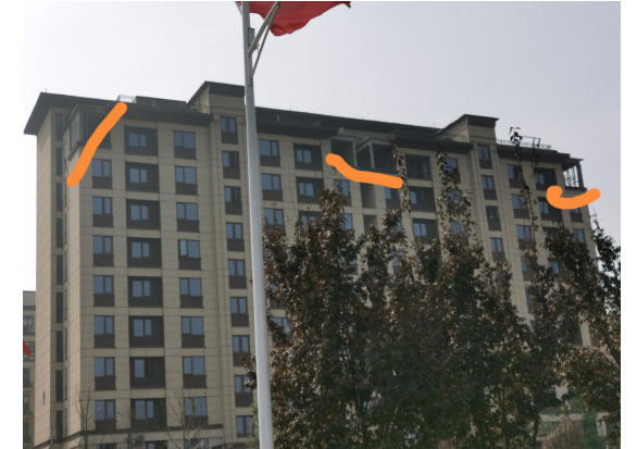商丘绿地城一项目违规加盖成风 监管部门责令限期拆除高空构筑物
